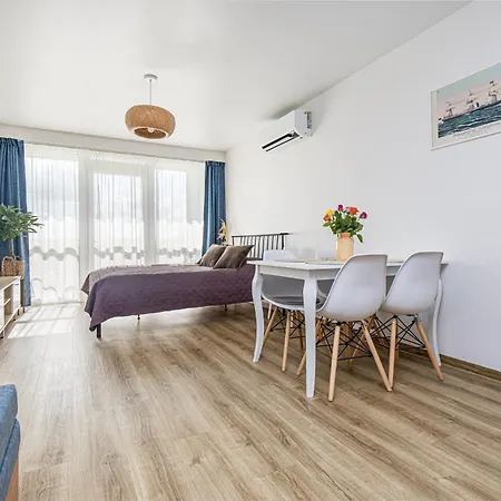 Mano Sventove, By Cohost Апартаменти