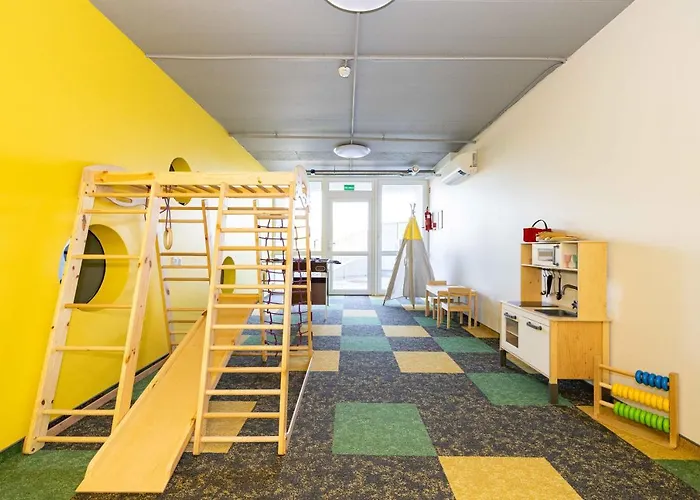 Mano Sventove, By Cohost פלאנגה