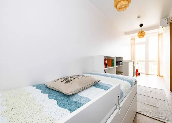 Mano Sventove, By Cohost פלאנגה