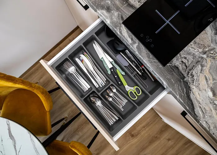 Mano Sventove, By Cohost *