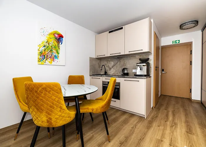 Mano Sventove, By Cohost * פלאנגה