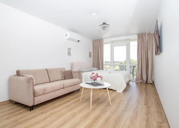 Mano Sventove, By Cohost