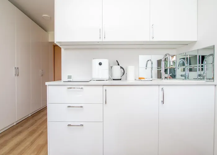 Mano Sventove, By Cohost